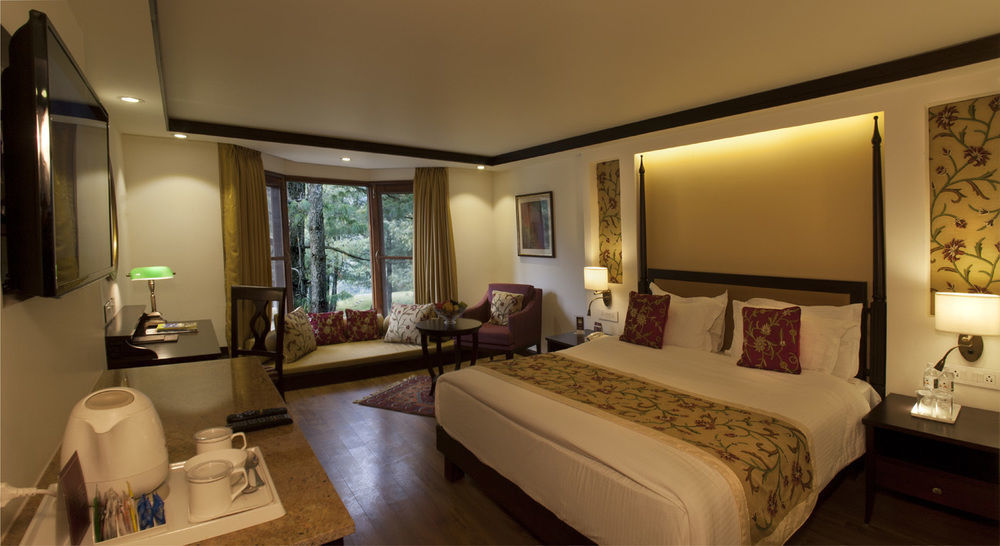 Senator Pine N Peak Hotel Pahalgām Buitenkant foto