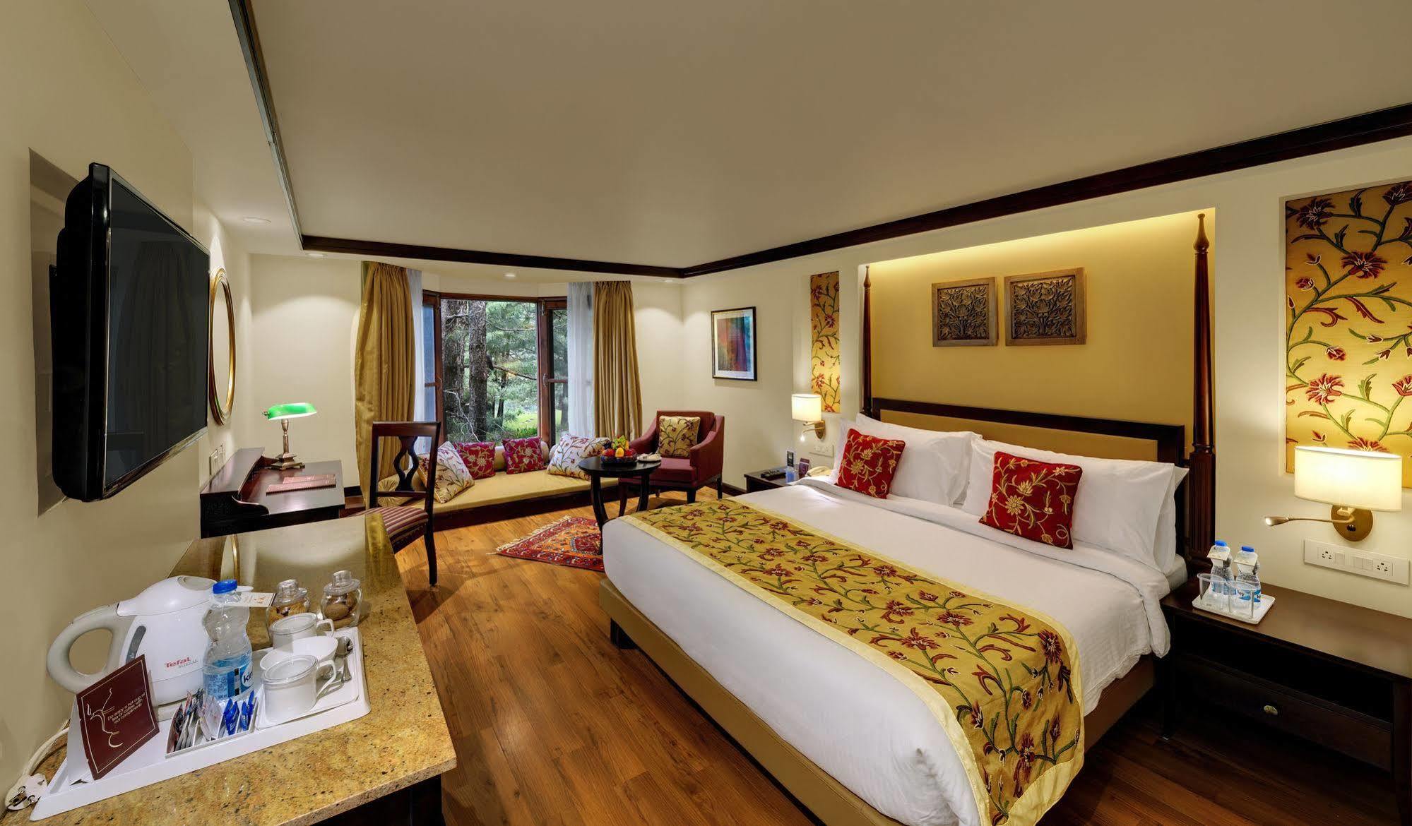 Senator Pine N Peak Hotel Pahalgām Buitenkant foto