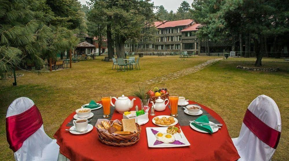 Senator Pine N Peak Hotel Pahalgām Buitenkant foto